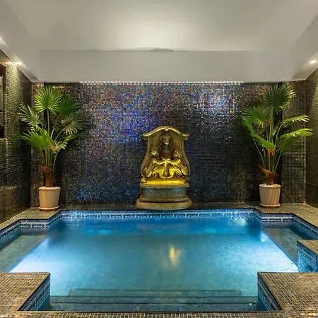 Arc De Triomphe By Citybookings * Boekarest