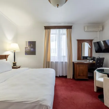 Arc De Triomphe By Citybookings Βουκουρέστι