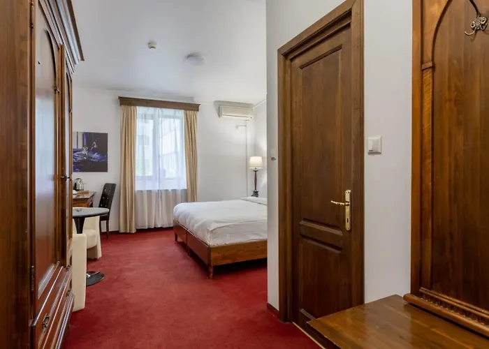 Arc De Triomphe By Citybookings