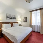 Arc De Triomphe By Citybookings *